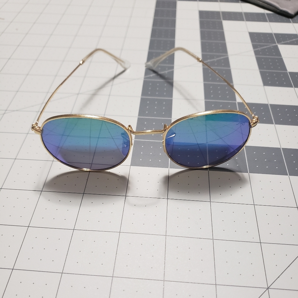 Round Sunglasses - Picture 7 of 10